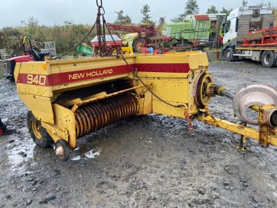 New Holland 940 Small Square Baler