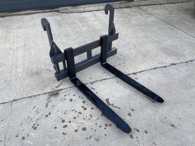 2.5T CAM Attachments Pallet Forks On JCB Q-Fit Brackets