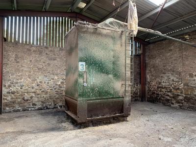 Pig Feed Hopper