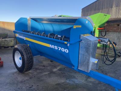 Fleming MS700 Barrel Muckspreader