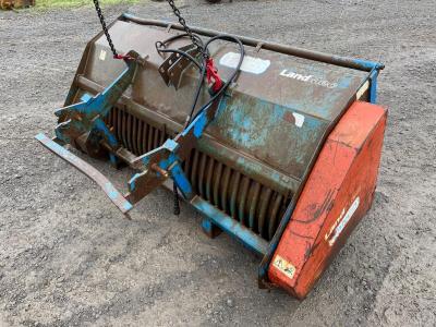 Tanco LandMec root cleaning/chopping bucket