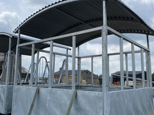 Galvanised Cattle Feeder With Roof