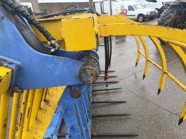 Strimech JCB QFit Muck Grab
