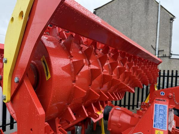 Kuhn 3004 Power Harrow